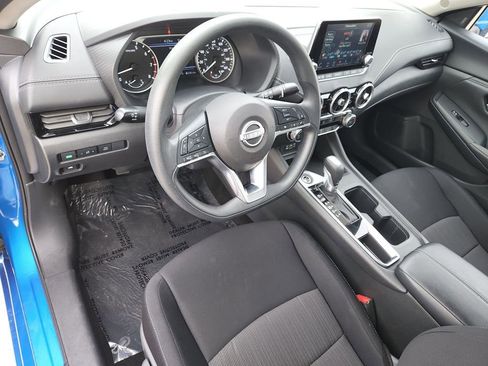 Used 2025 Nissan Sentra SV image 11