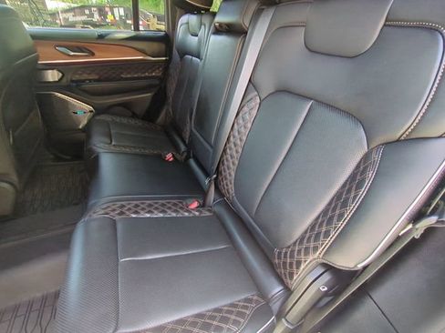 Used 2022 Jeep Grand Cherokee Summit AWD/4WD image 28