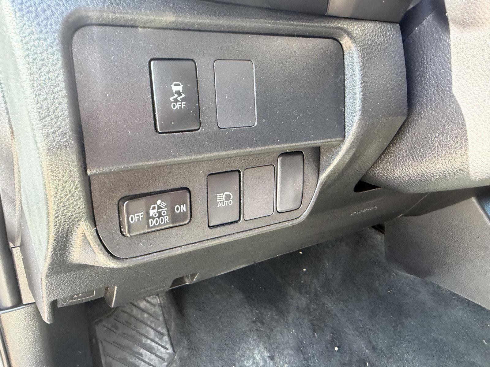 Used 2023 Toyota Tacoma SR5 RWD image 10