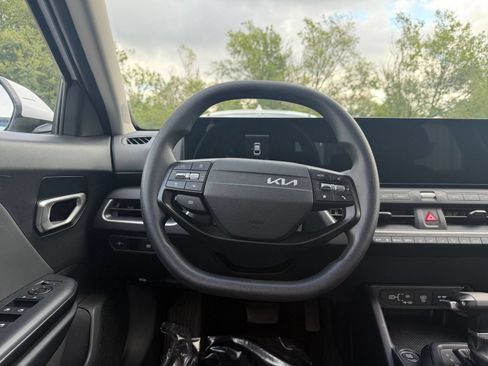 Used 2025 Kia K4 FWD image 27