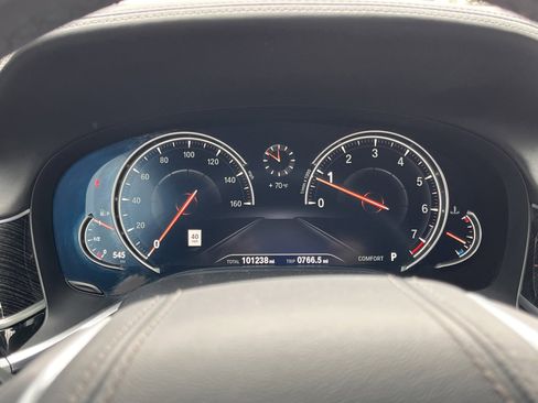 Used 2018 BMW 740i image 25