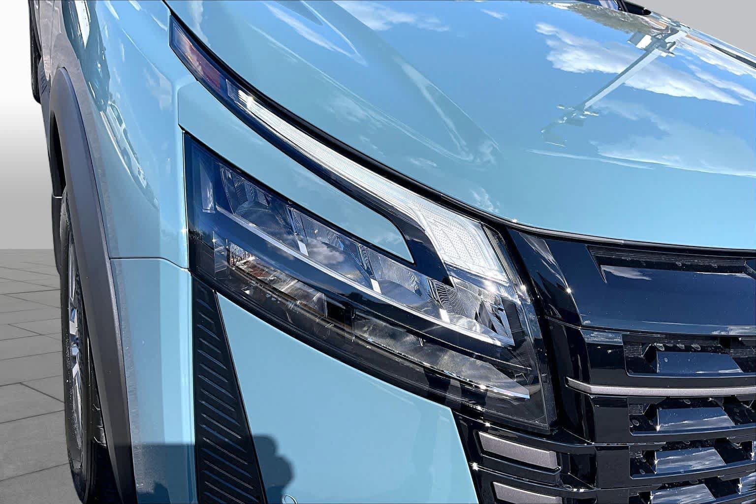 New 2026 Nissan Pathfinder SL FWD image 13