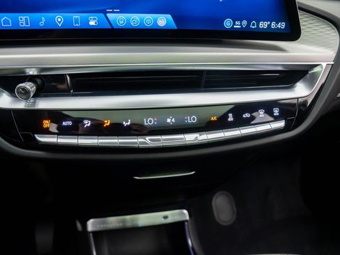 New 2026 Cadillac Lyriq Luxury image 23