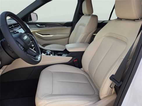 New 2025 Jeep Grand Cherokee Limited w/ Trailer Tow Package image 49