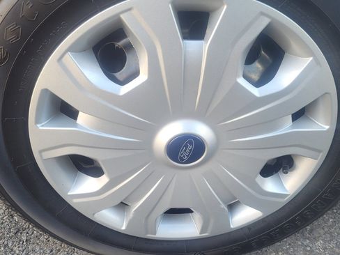 Used 2021 Ford Transit Connect XLT image 40