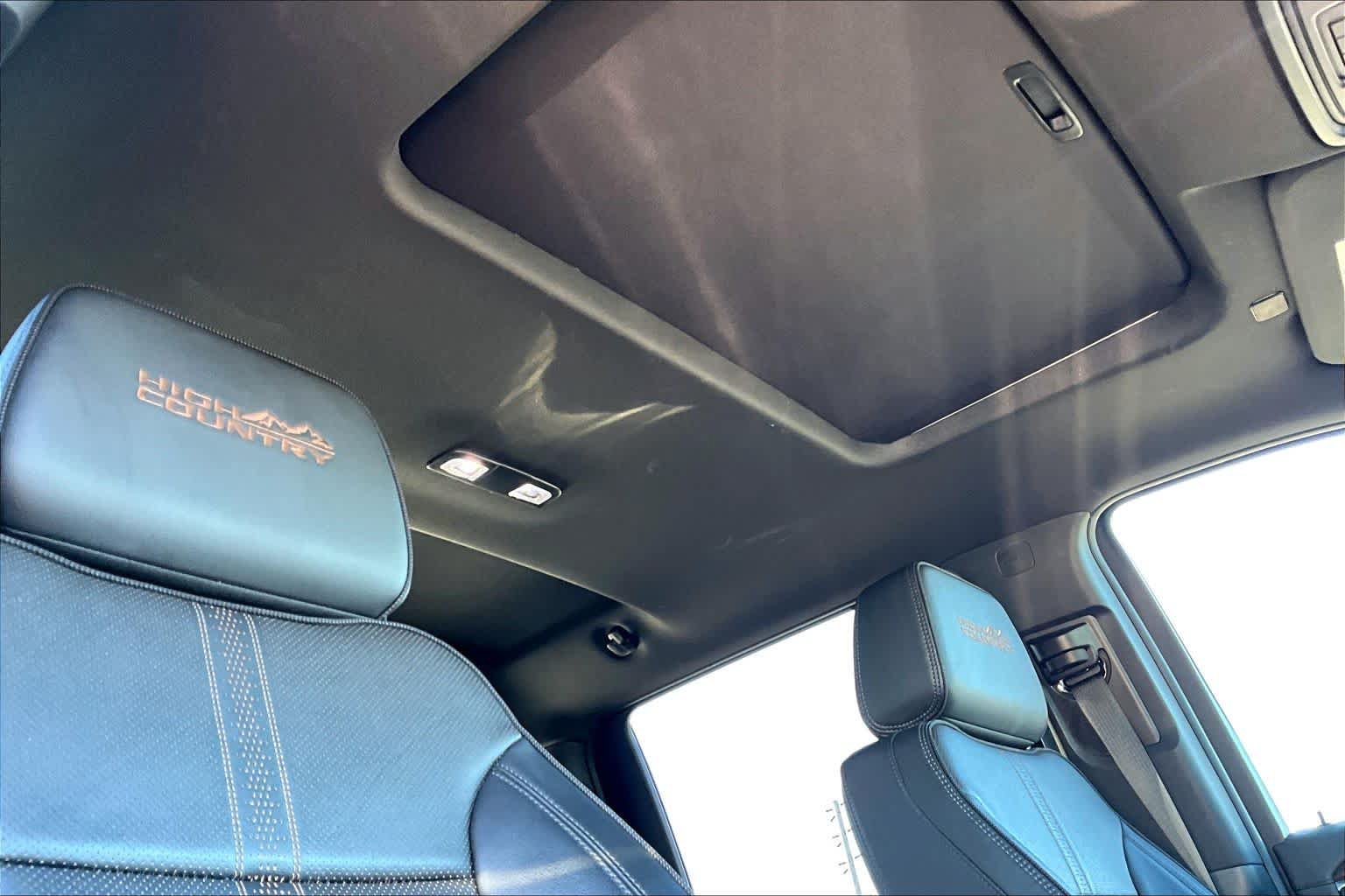 Used 2025 Chevrolet Silverado 1500 High Country AWD/4WD image 13