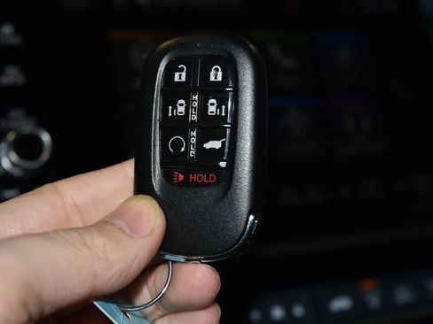 Used 2025 Honda Odyssey Touring image 17