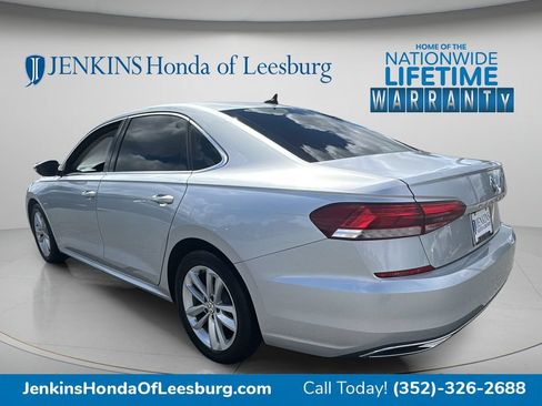 Used 2020 Volkswagen Passat 2.0T SE FWD image 6