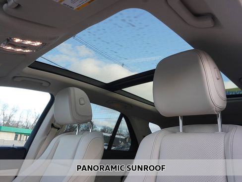 Used 2022 Mercedes-Benz GLE 350 4MATIC image 4