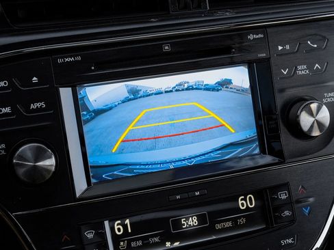 Used 2015 Toyota Avalon Limited image 25