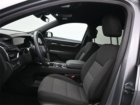 Used 2025 GMC Acadia Elevation image 15