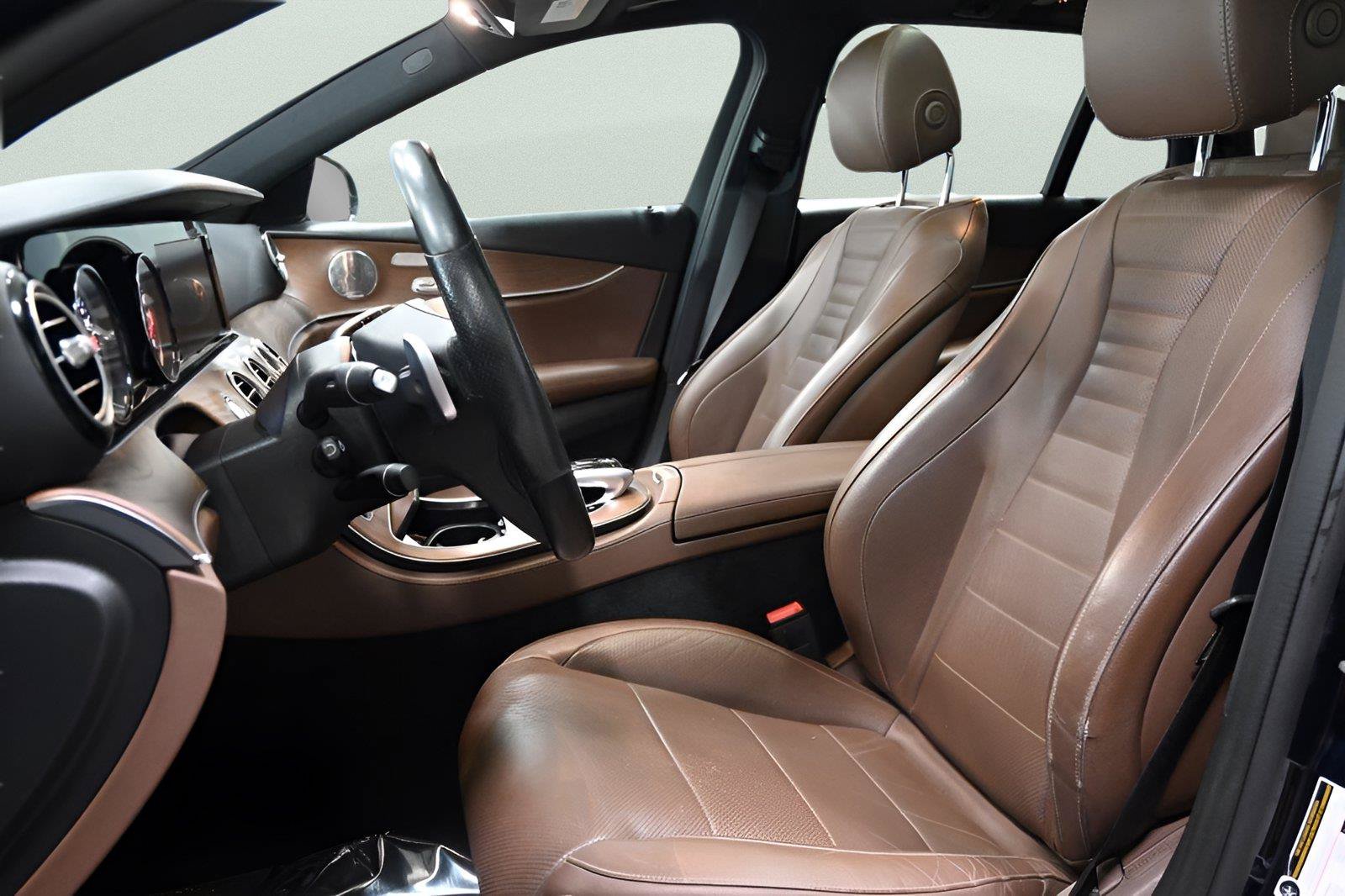 Used 2018 Mercedes-Benz E 400 4MATIC Wagon w/ Premium 1 Package image 12