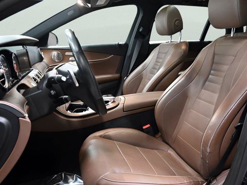 Used 2018 Mercedes-Benz E 400 4MATIC Wagon w/ Premium 1 Package image 12