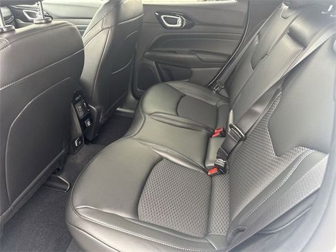 New 2026 Jeep Compass Latitude image 20