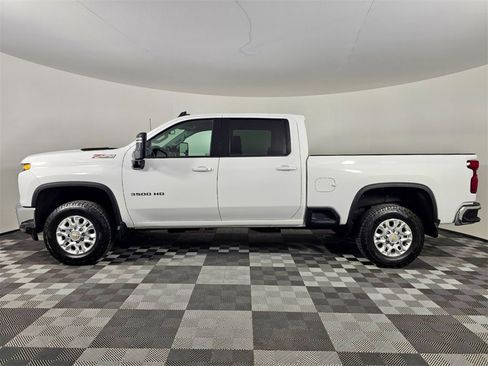 Used 2023 Chevrolet Silverado 3500 LT w/ Convenience Package image 5