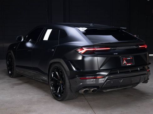 Used 2024 Lamborghini Urus Performante AWD/4WD image 24