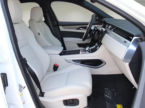 Used 2026 Jaguar F-PACE R-Dynamic S AWD/4WD image 17