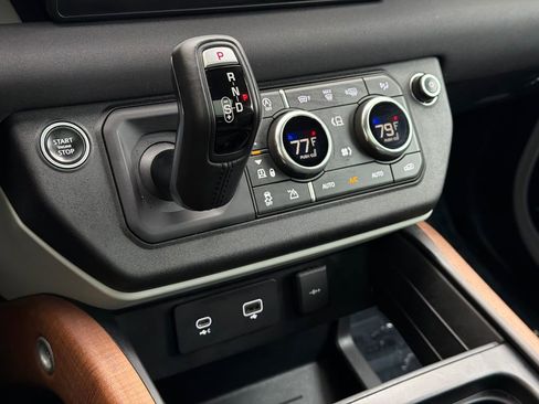 Used 2021 Land Rover Defender 110 S image 32