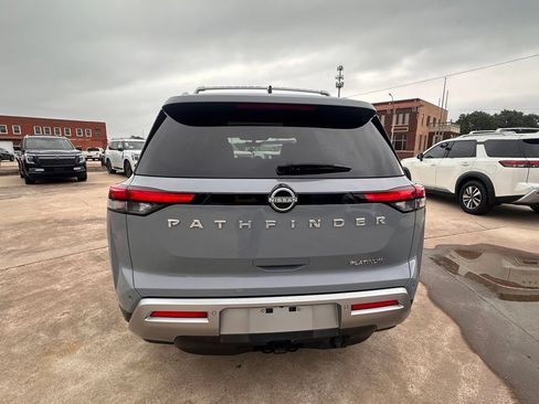 Certified 2023 Nissan Pathfinder Platinum FWD image 5