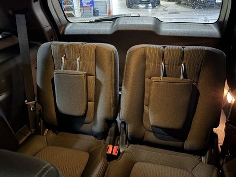 Used 2017 Ford Explorer XLT w/ Equipment Group 201A image 24