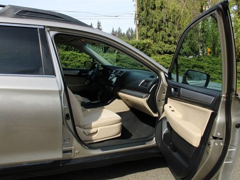 Used 2015 Subaru Outback 2.5i Premium image 14