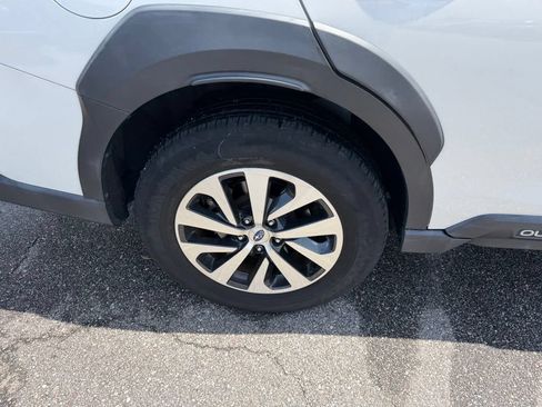 Used 2024 Subaru Outback Premium AWD/4WD image 5