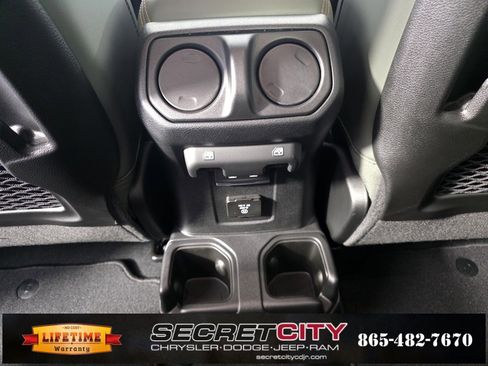 New 2025 Jeep Gladiator Mojave image 27