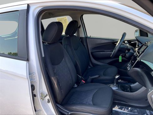 Used 2020 Chevrolet Spark LT FWD image 27