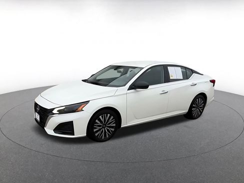 Used 2025 Nissan Altima 2.5 SV image 8