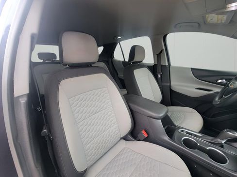 Used 2018 Chevrolet Equinox LS image 31