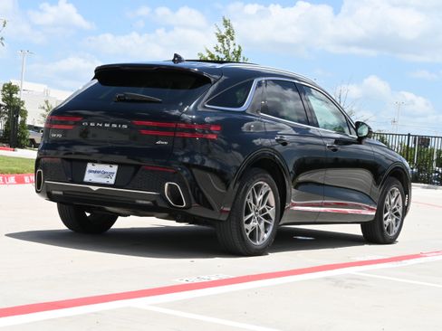 Used 2022 Genesis GV70 2.5T w/ Advanced Package AWD/4WD image 9