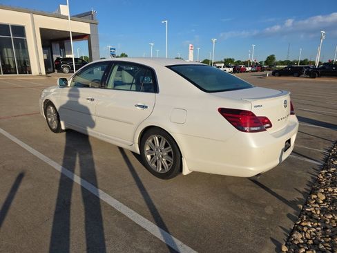 Used 2009 Toyota Avalon XLS image 1