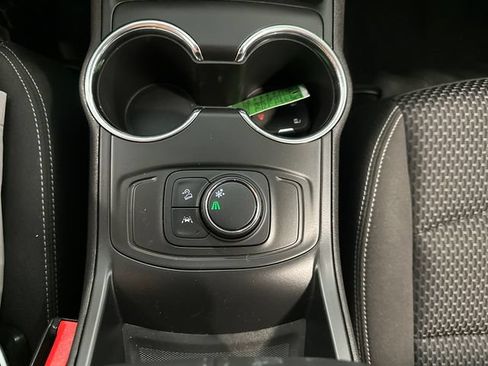 Used 2023 GMC Terrain SLE FWD image 23