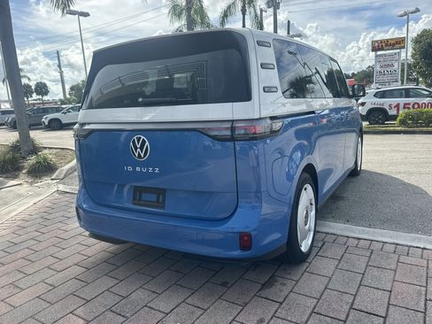 New 2025 Volkswagen ID. Buzz 1st Edition image 4