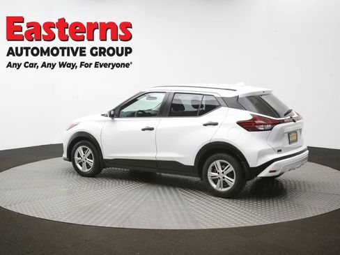 Used 2021 Nissan Kicks S image 59