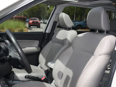 Used 2016 Subaru Forester 2.5i Limited AWD/4WD image 12