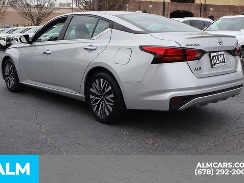 Used 2024 Nissan Altima 2.5 SV image 9