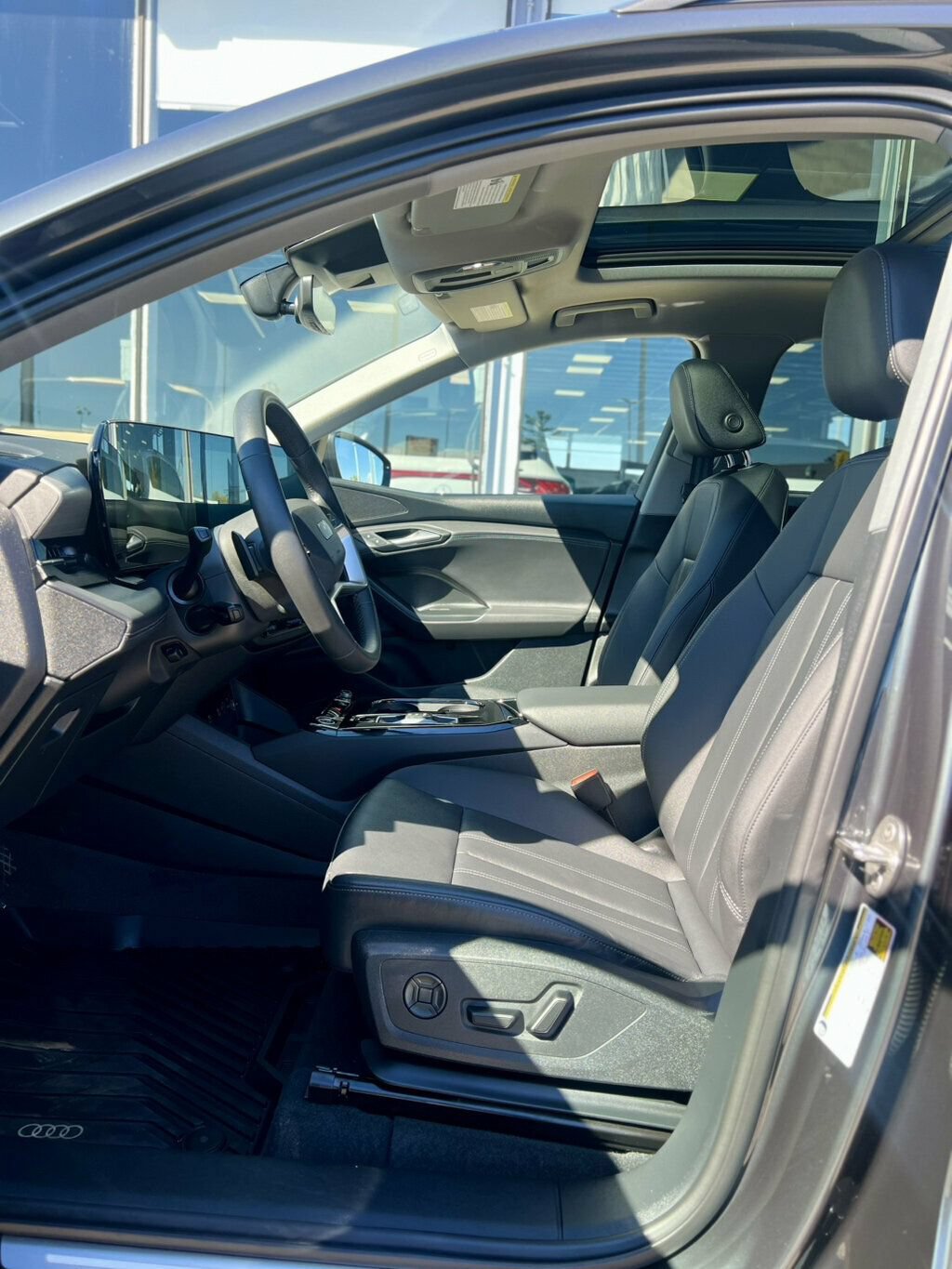 Used 2025 Audi Q6 e-tron Premium w/ Convenience Package AWD/4WD image 13