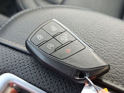 Used 2022 GMC Sierra 1500 Denali w/ Denali Reserve Package image 39