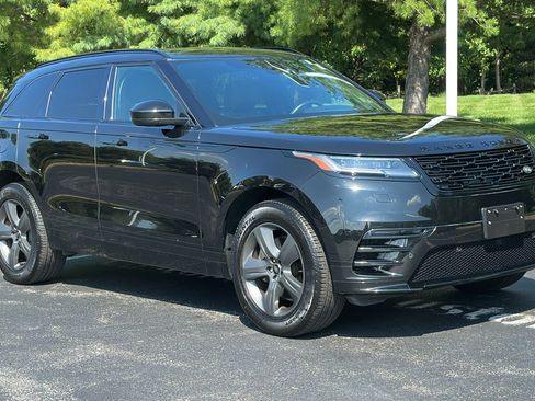 Used 2025 Land Rover Range Rover Velar Dynamic SE image 2