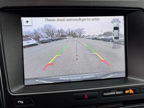 Used 2018 Ford Explorer XLT w/ Equipment Group 202A image 29