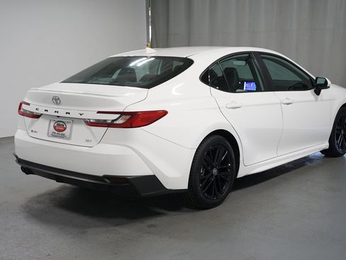 Certified 2025 Toyota Camry SE image 8