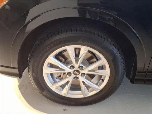 Certified 2025 Audi Q3 2.0T Premium image 8