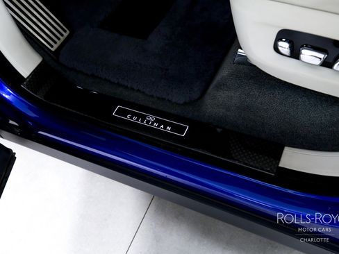 Certified 2024 Rolls-Royce Cullinan Black Badge w/ Dark Exterior Package image 17