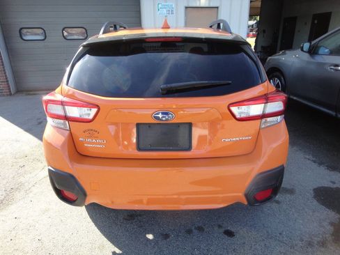Used 2019 Subaru Crosstrek 2.0i Premium AWD/4WD image 3