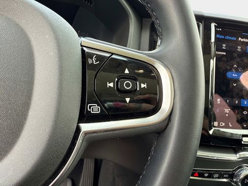 Certified 2025 Volvo XC60 B5 Plus image 31