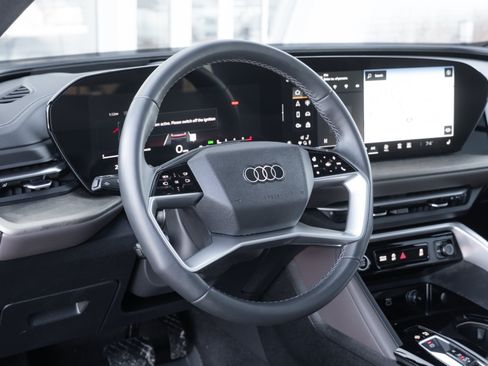Certified 2025 Audi Q5 Premium w/ Premium Plus AWD/4WD image 10