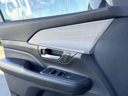 Used 2024 Toyota Grand Highlander Limited image 14