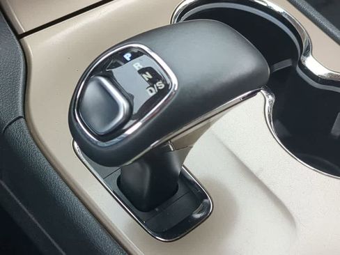 Used 2015 Jeep Grand Cherokee Summit w/ Platinum Series Group AWD/4WD image 29