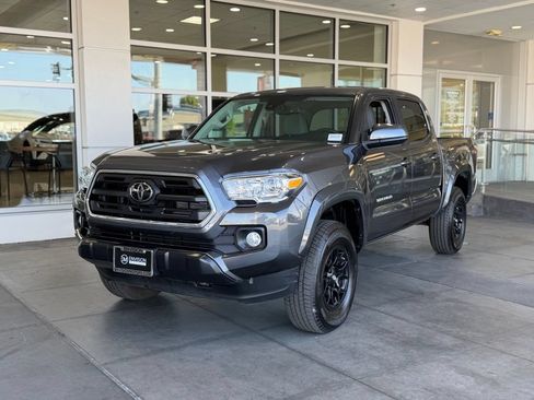 Certified 2019 Toyota Tacoma SR5 AWD/4WD image 2
